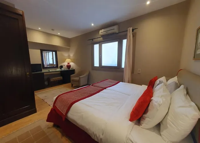 Cosy Hotel In Zamalek